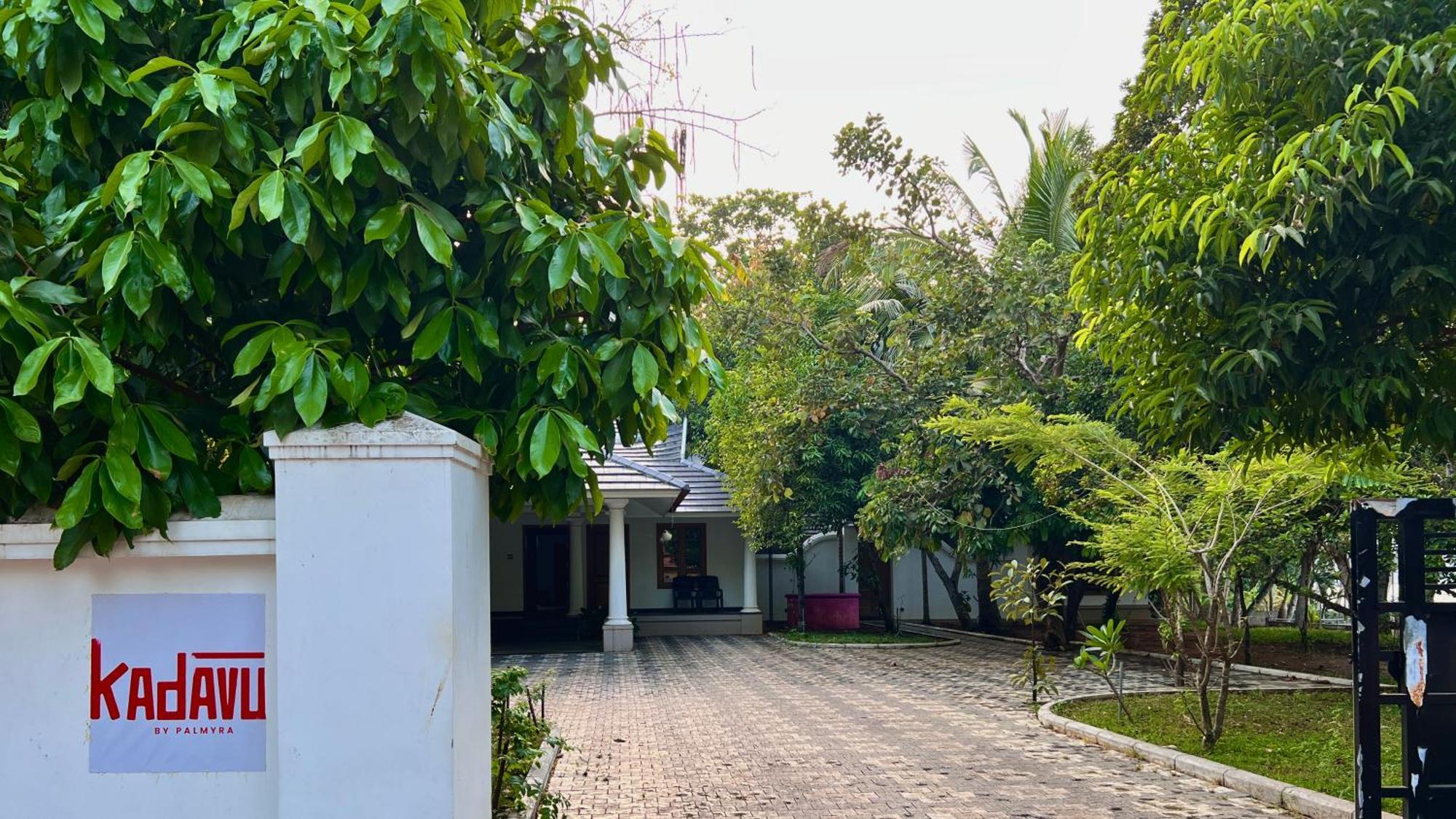 Waterfront By Palmyra Appartement Kollam Buitenkant foto