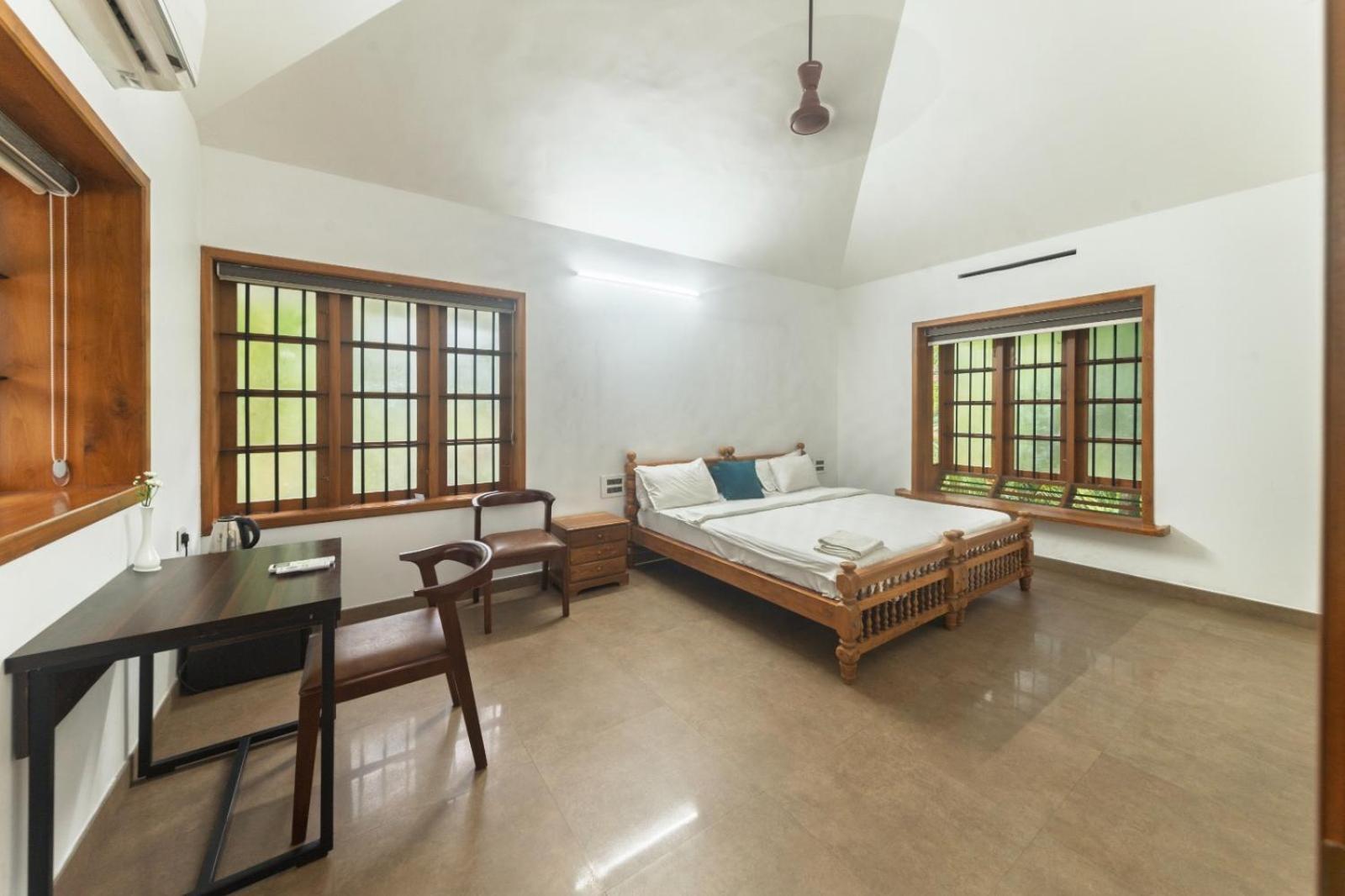 Waterfront By Palmyra Appartement Kollam Buitenkant foto